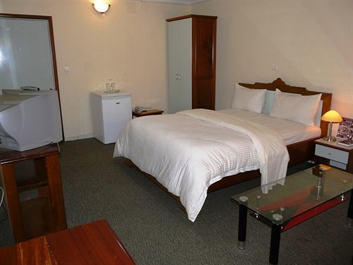 Azam Hotel Bamenda Dış mekan fotoğraf