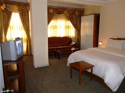 Azam Hotel Bamenda Dış mekan fotoğraf
