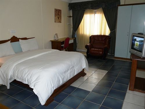 Azam Hotel Bamenda Dış mekan fotoğraf