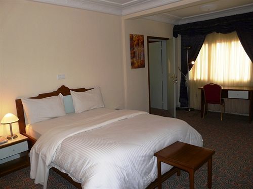 Azam Hotel Bamenda Dış mekan fotoğraf