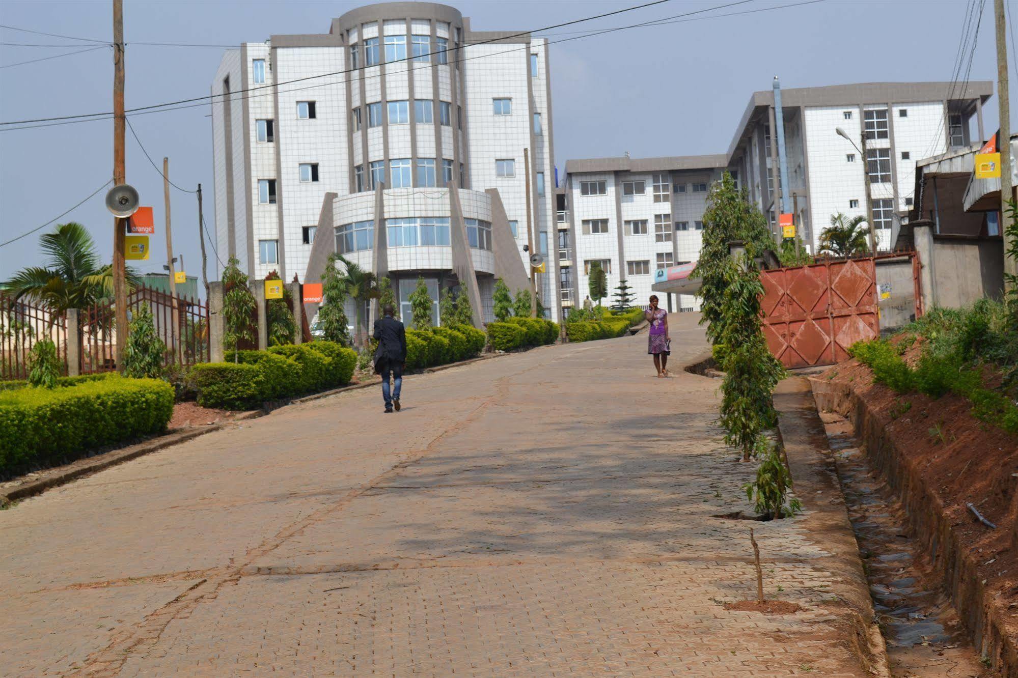 Azam Hotel Bamenda Dış mekan fotoğraf